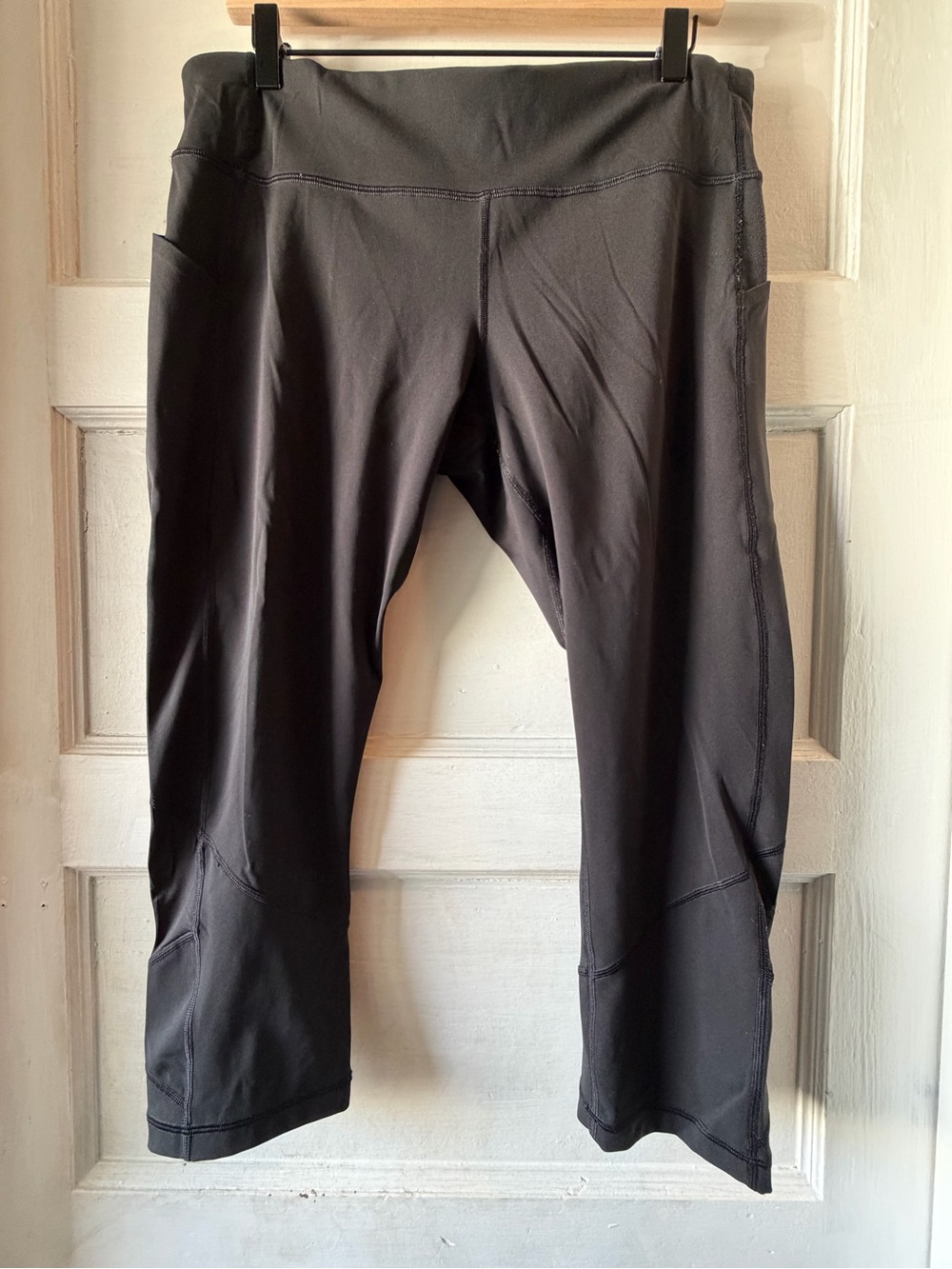 lululemon athletica Black Women's Capri Workout Pants